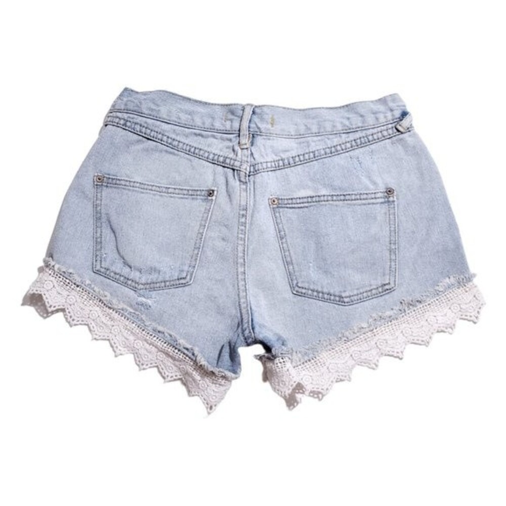 Free People Distressed Lace Hem Mini Denim Shorts Light Wash Size 26 Boho Summer - Picture 2 of 12